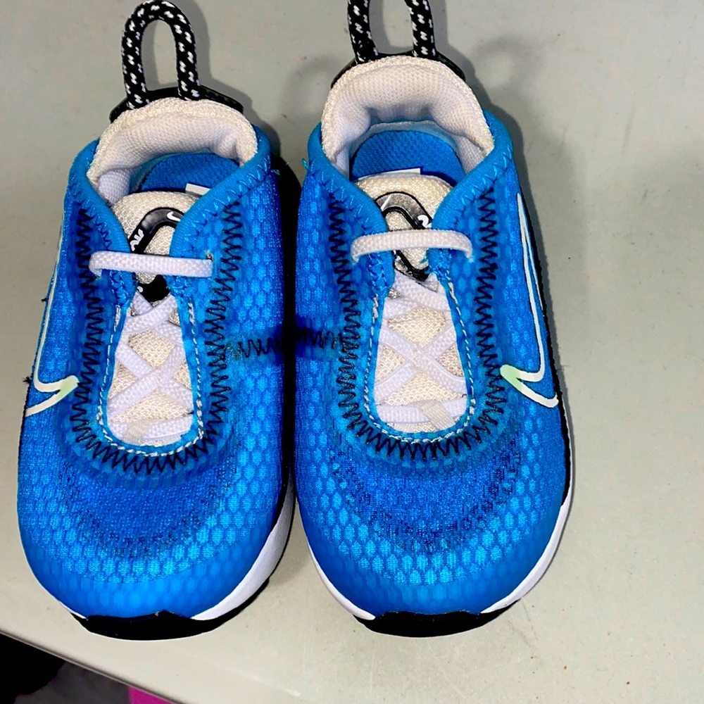 Toddler Nike sneakers size 5c
